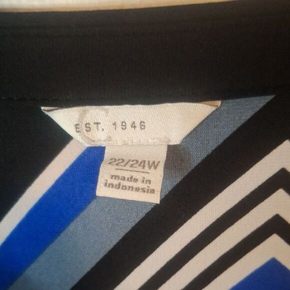 Cato Geometric Blue and Black Women's Top size 22/ 24W - Picture 2 of 6